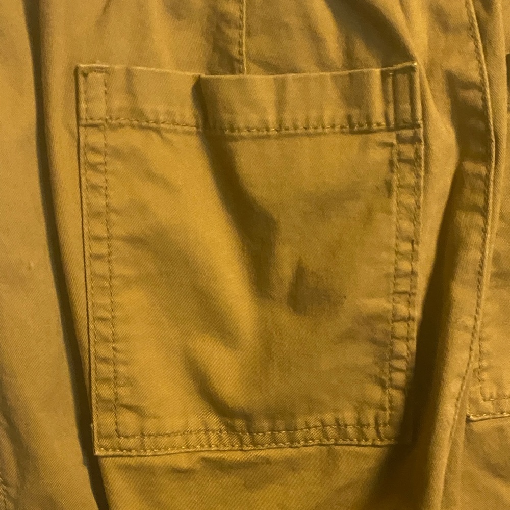 Old Navy Women's Mustard Cargo Pants - Picture 9 of 10